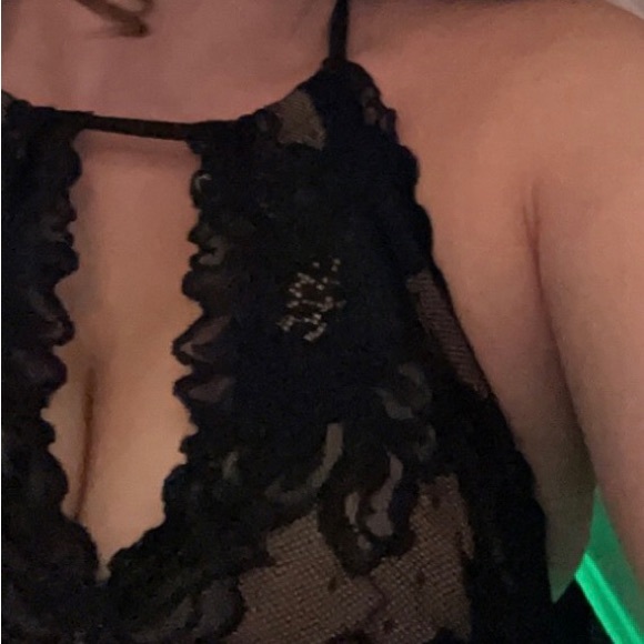 Ladies Guess Dress - Picture 3 of 3